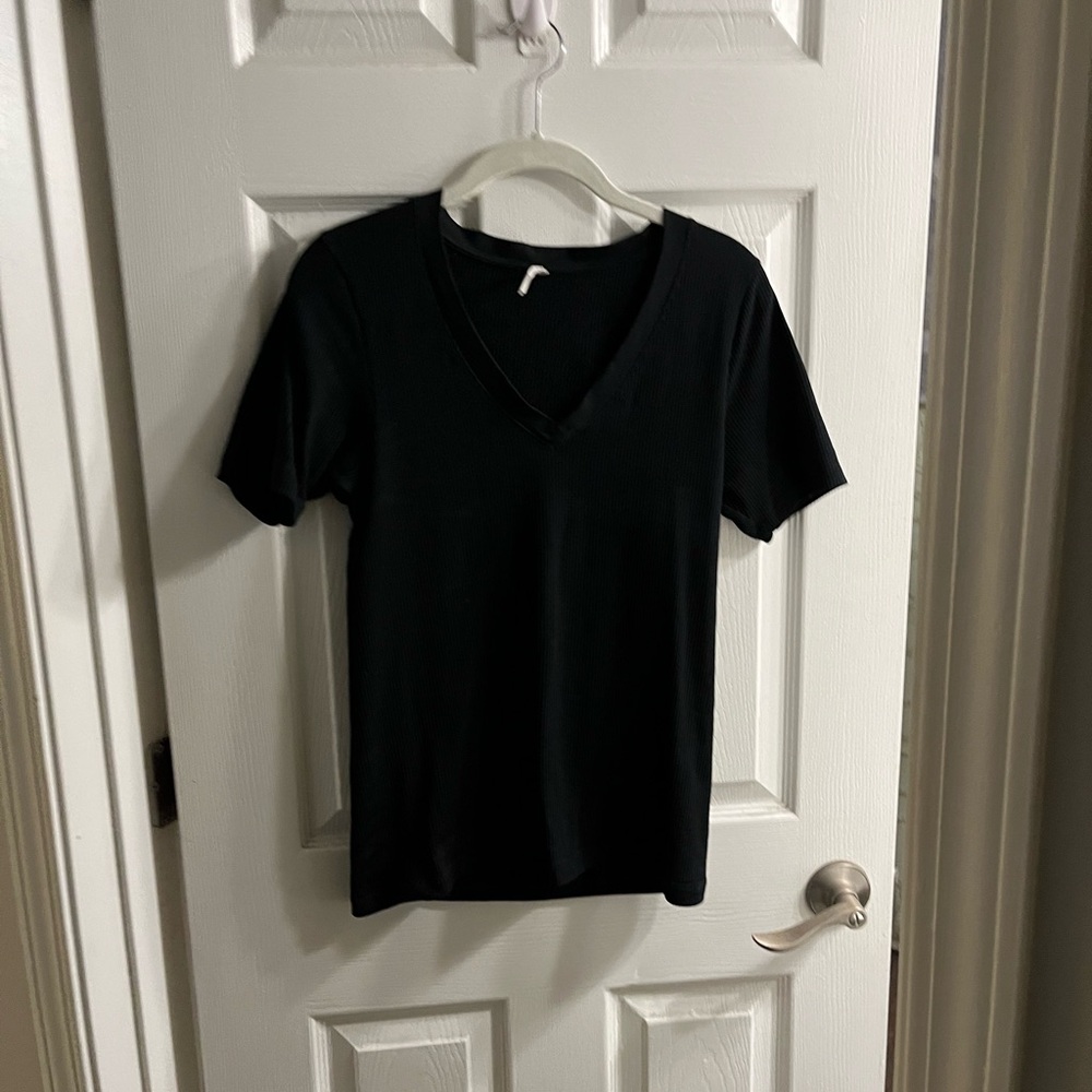 athleta Black V-Neck T-Shirt m